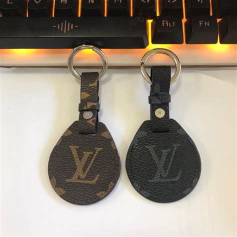 louis vuitton airtag wallet